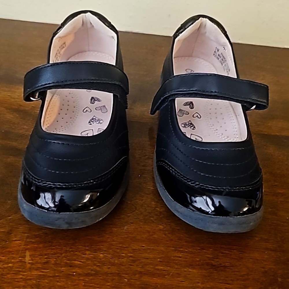 Olive & Edie Black “Francis ” Mary Jane Girls Shoes Size 1M
